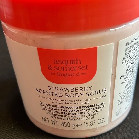 Totally Straw Some Strawberry Body Scrub New FullSz - Picture 2 of 2